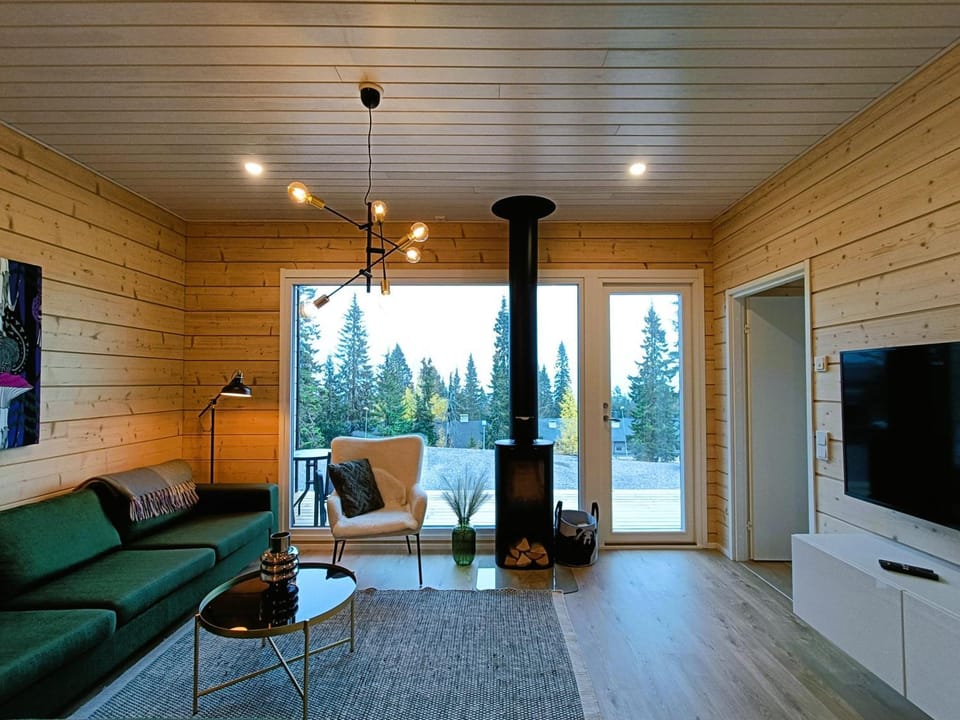 Karhunpesä Villa in Lapland