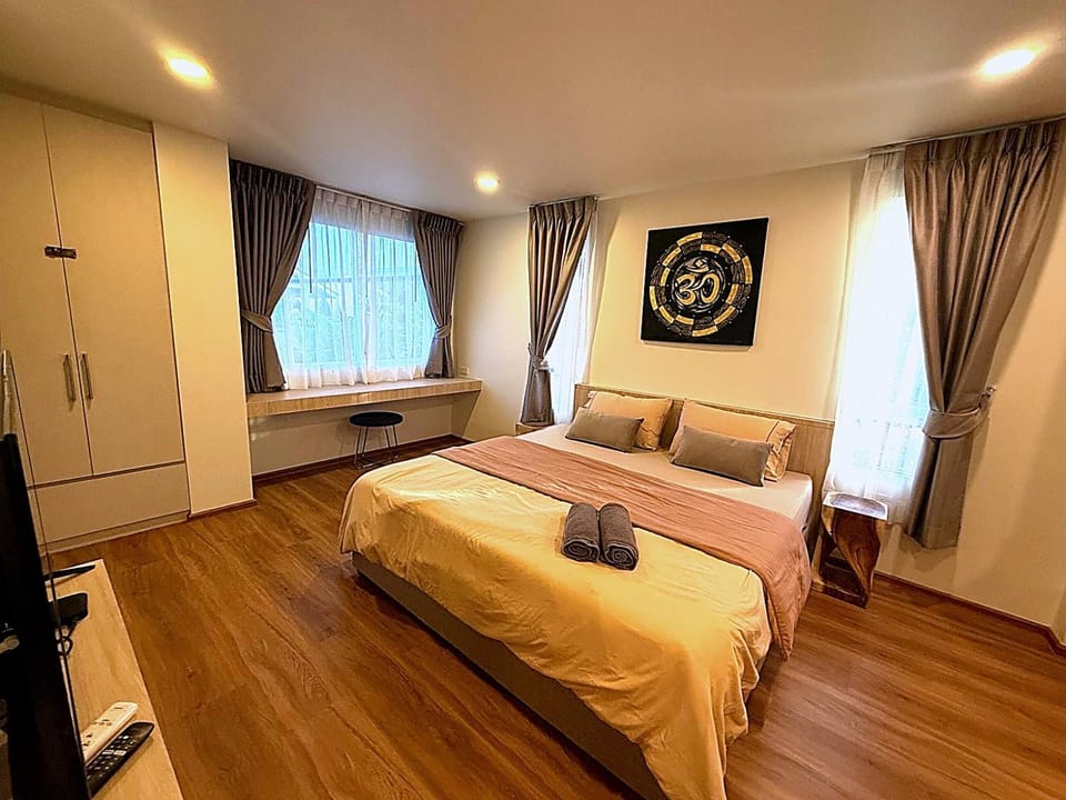 Modern Apartment with Queen Bed in Living Room & Separate Bedroom Apartment in Ko Samui