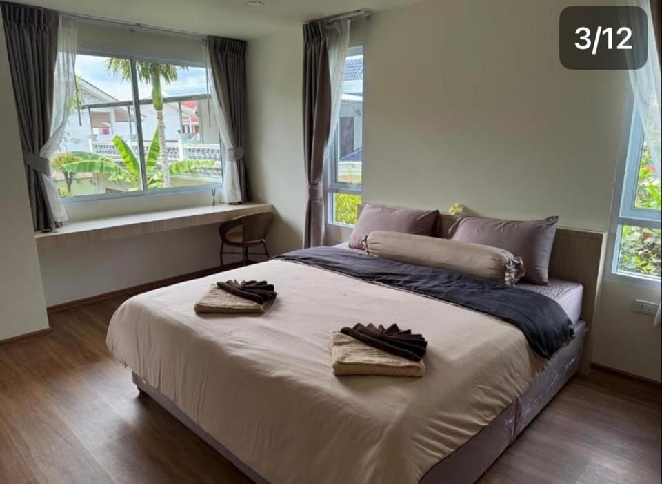 Modern Apartment with Queen Bed in Living Room & Separate Bedroom Apartment in Ko Samui
