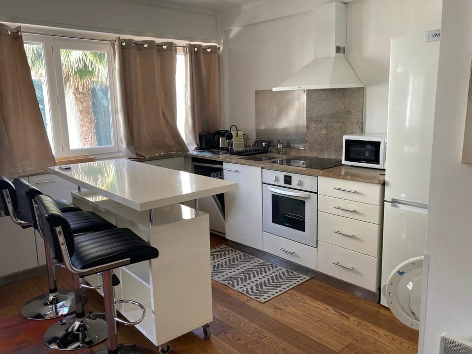 Très beau studio centre Cannes, 600m de la Croisette Apartment in Cannes