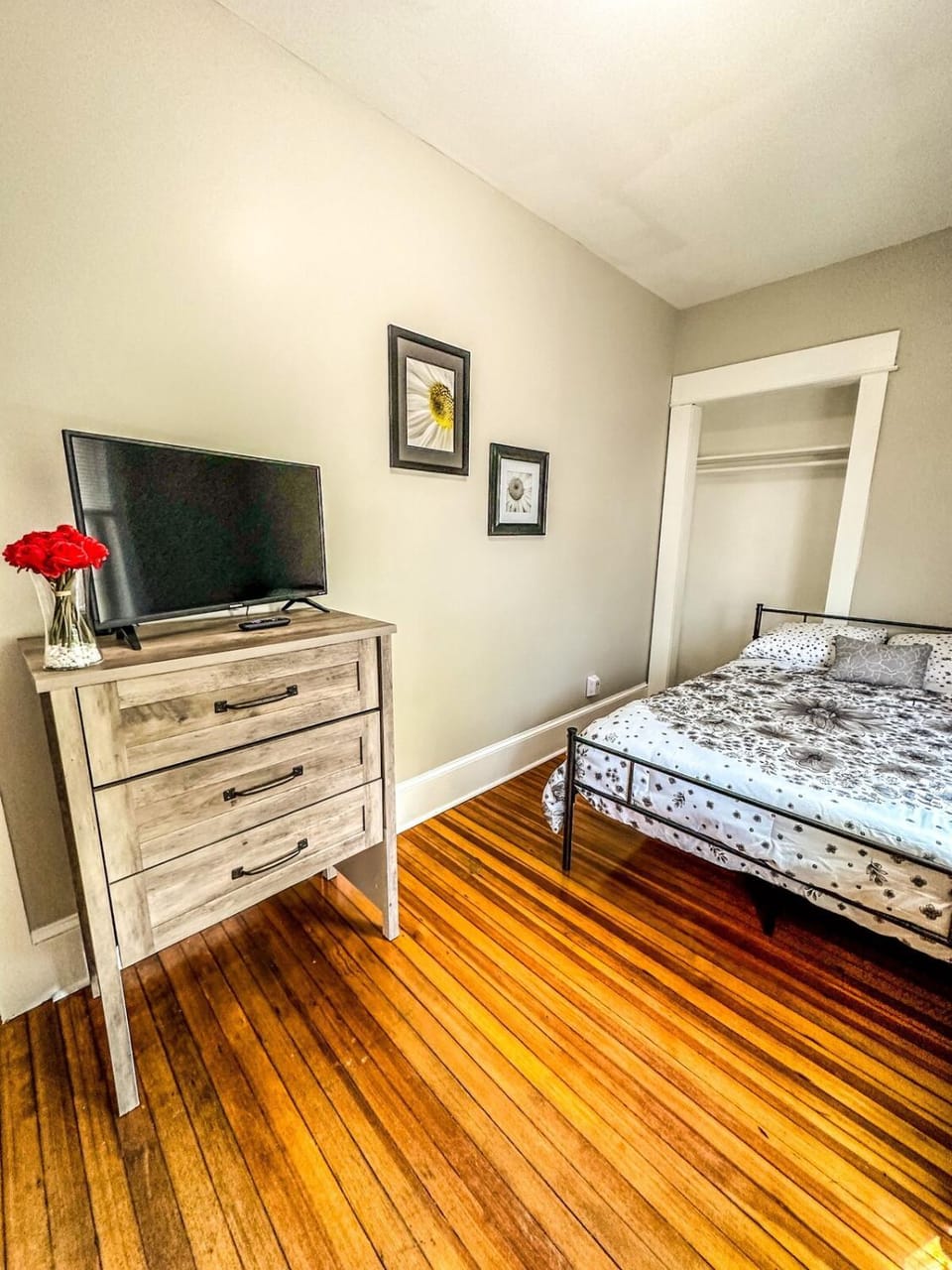 The Red House Albany NY 4 Bedroom Private Apartment Apartment in Albany