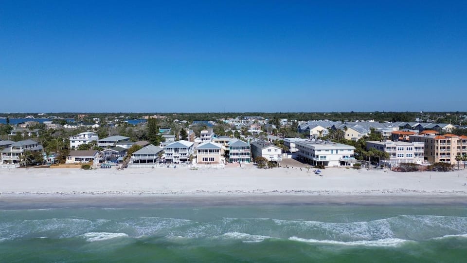 Bates Avenue House House in Indian Rocks Beach