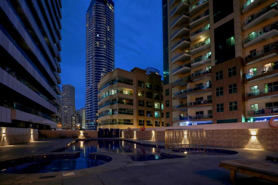 IDLE 1Bed Marina POOL &JBR BEACH Apartment in Dubai