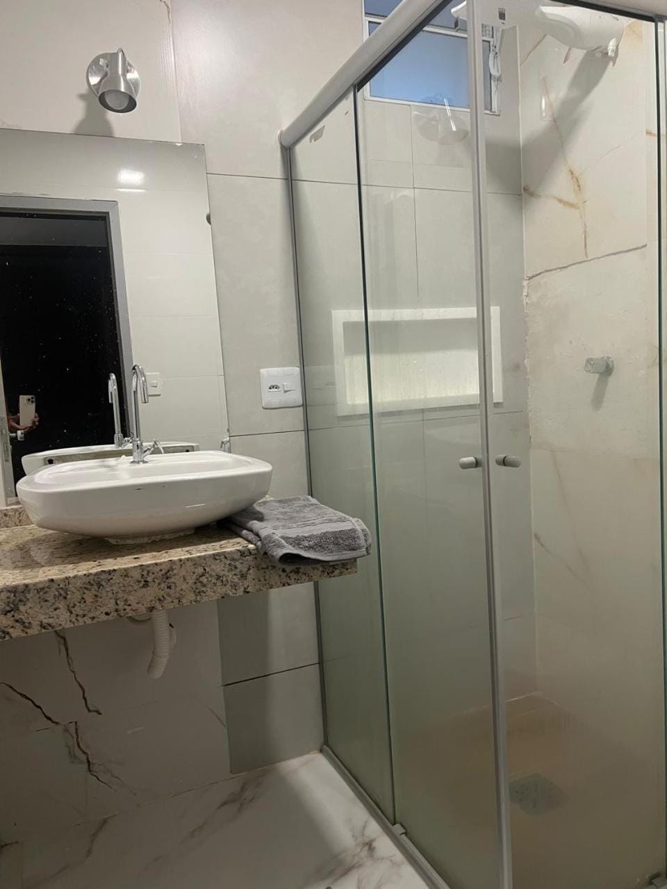 Shower, Bathroom, towels