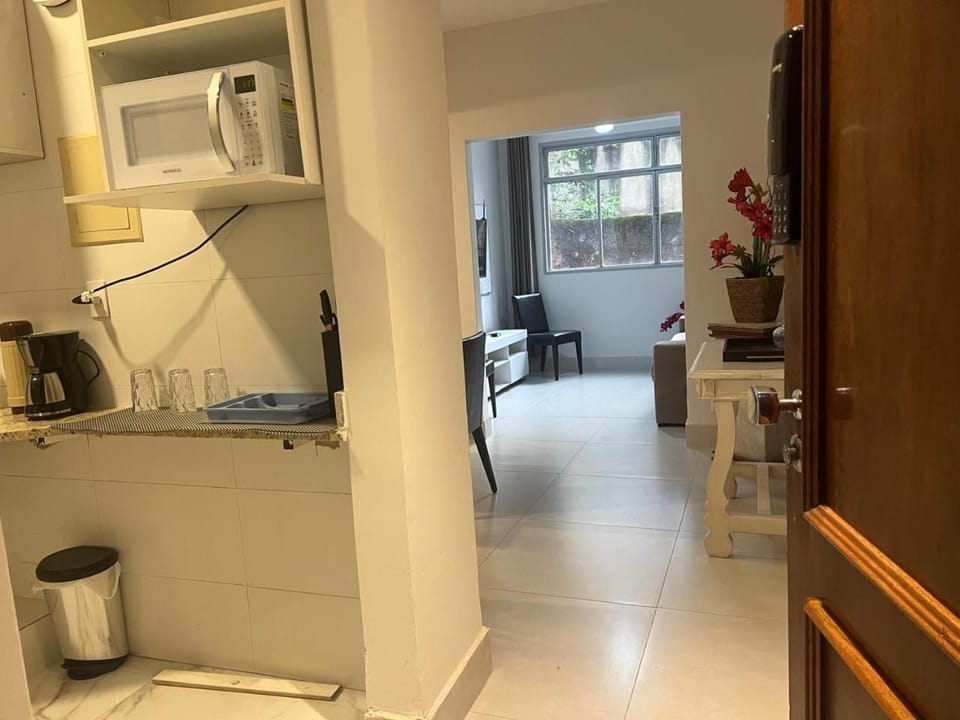 Kitchen or kitchenette, oven
