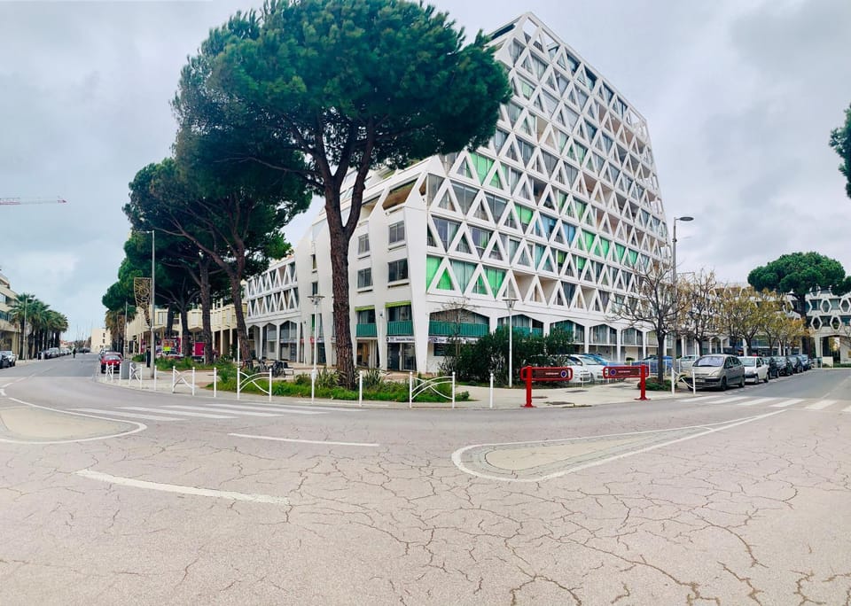 Property building, Location