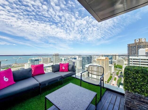 16 on Bree - 1701 Apartment in Cape Town