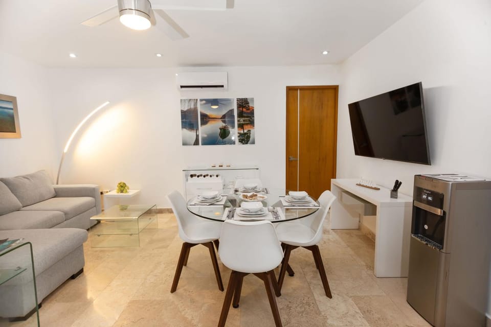 Living room, Seating area, Dining area, air conditioner