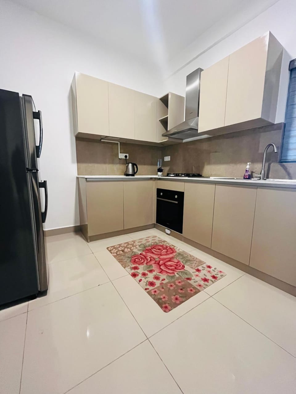 Kitchen or kitchenette, oven, stove