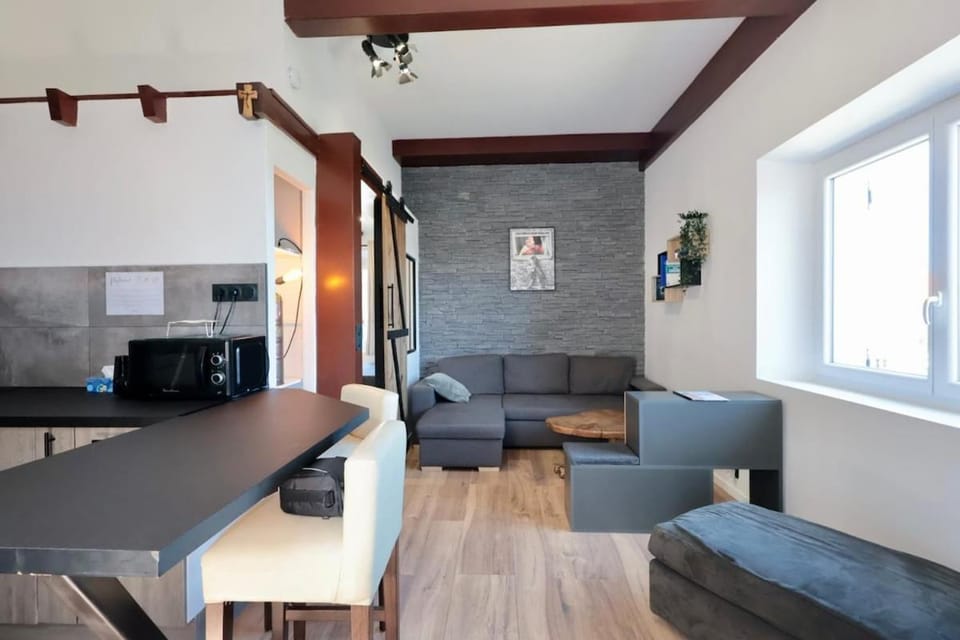 L'Atelier - Apt 2 Prs vue Mer - Clim - parking Apartment in Antibes