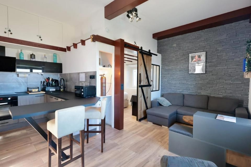 L'Atelier - Apt 2 Prs vue Mer - Clim - parking Apartment in Antibes