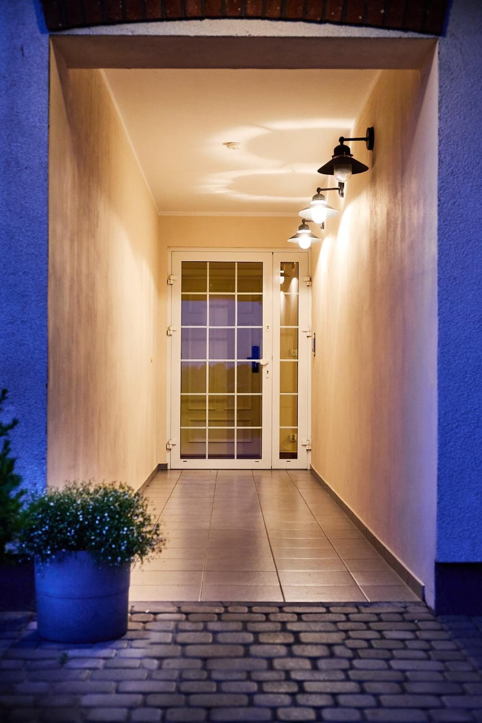 Facade/entrance, Night