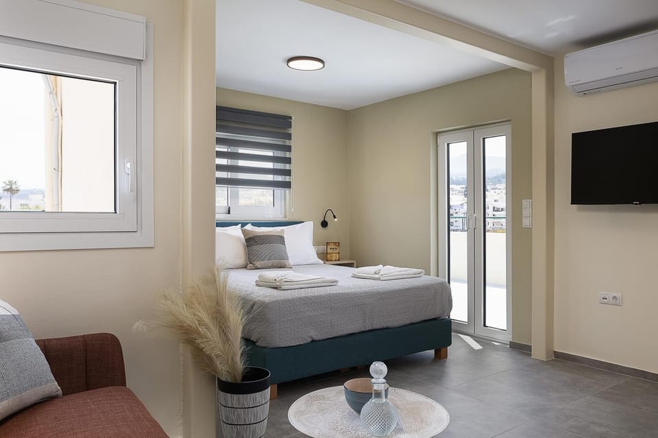 Renaissance Studio- Rooftop, Views & Charm Apartment in Rethymno
