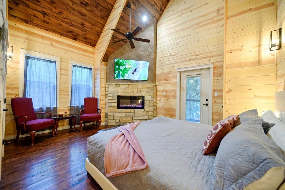 Bed, Bedroom, fireplace