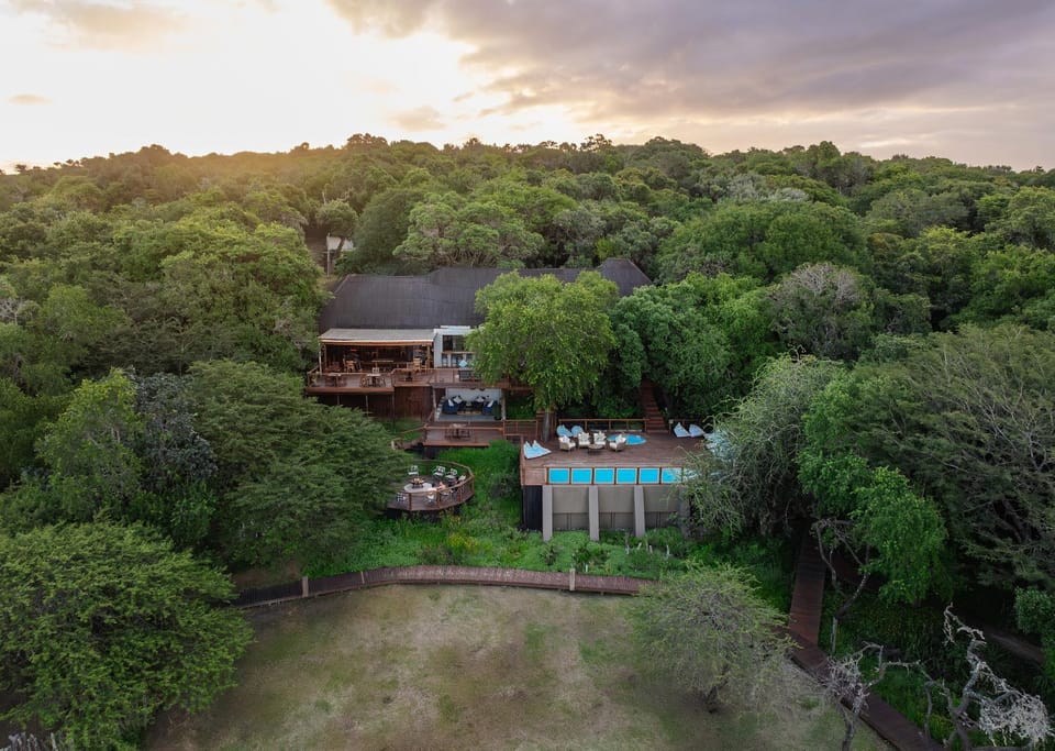 Property building, Spring, Day, Natural landscape, Bird's eye view, Garden, Garden view, Pool view, Swimming pool