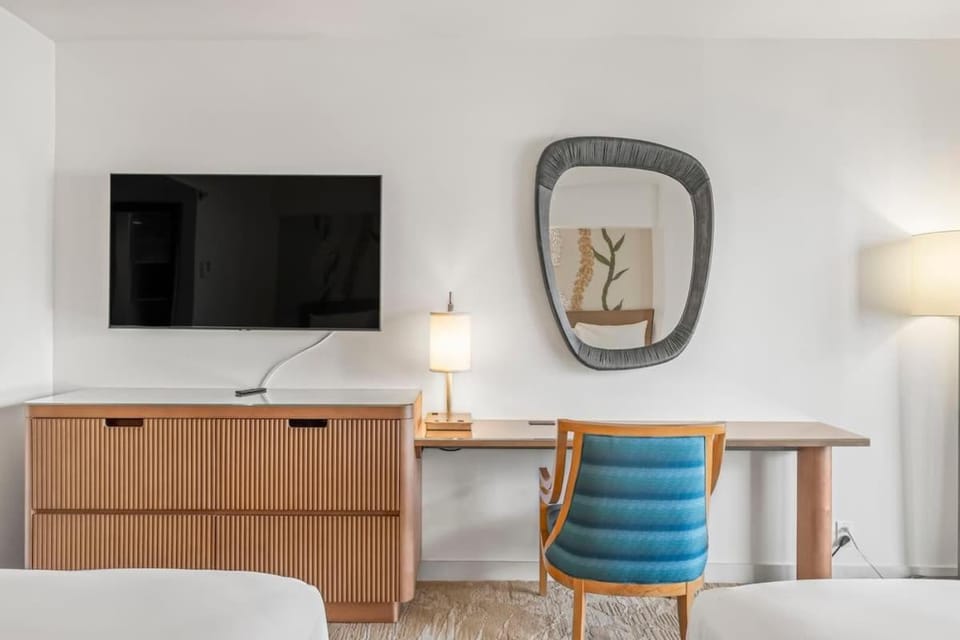 Top Floor Studio with Balcony & Views 3528 Apartment in Honolulu