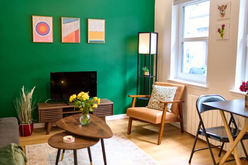 Communal lounge/ TV room, TV and multimedia, Living room, Seating area