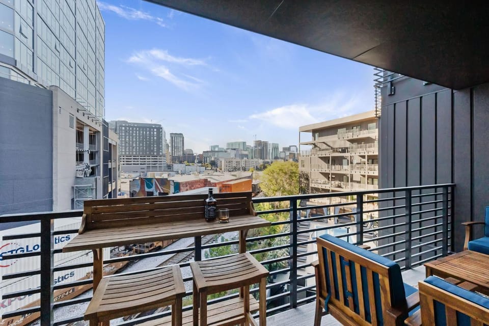 Walk to Downtown Nash from The Speakeasy Pool, Gym, Parking and More, Amazing Location House in The Gulch