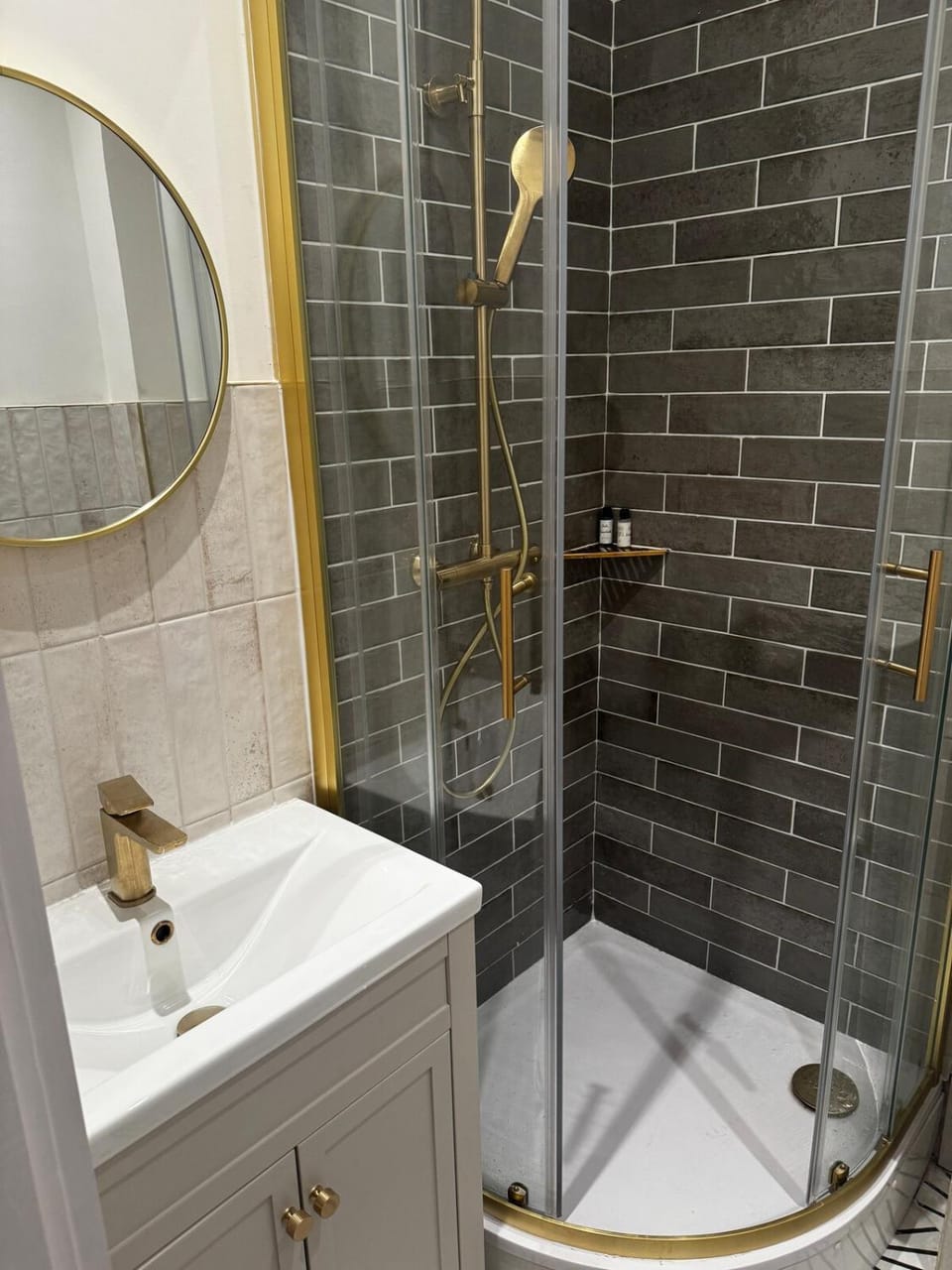 The Peckham Pad Apartment in London Borough of Southwark