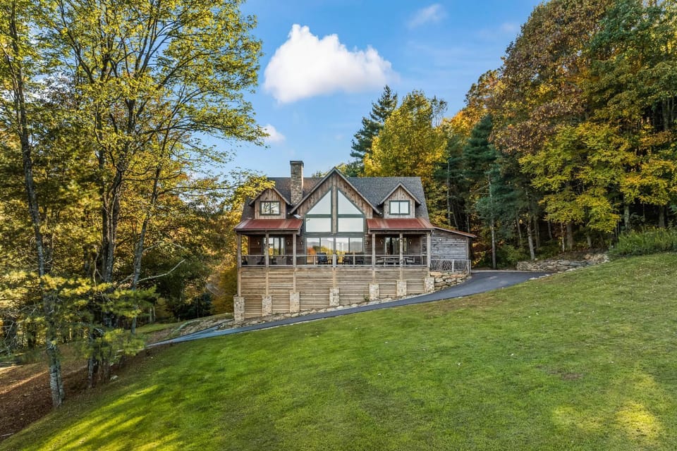 Scenic Sanctuary w/ Mtn Views: Glenville Lodge House in Tennessee