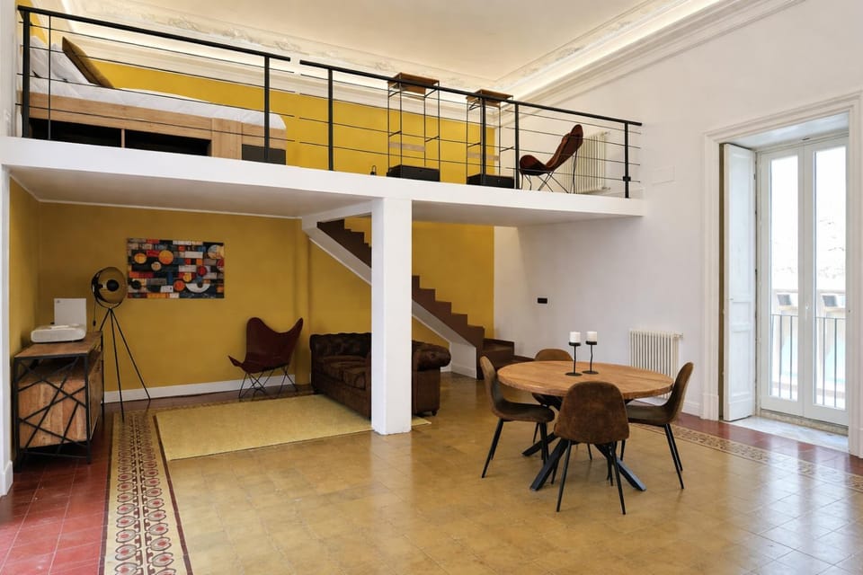 Living room, Seating area, Dining area