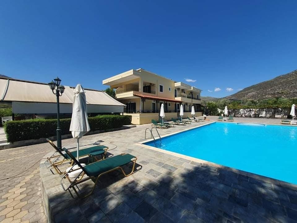 Gefyra Rooms Hotel in Argolis, Greece