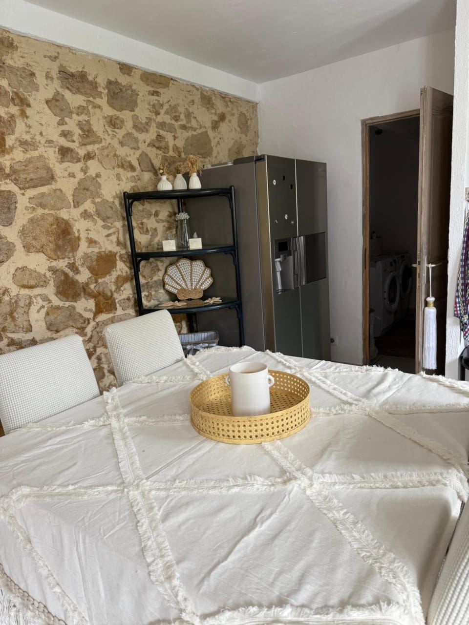 White Ventoux-central-parking gratuit-securise-terrasse & jardin Apartment in Malaucène