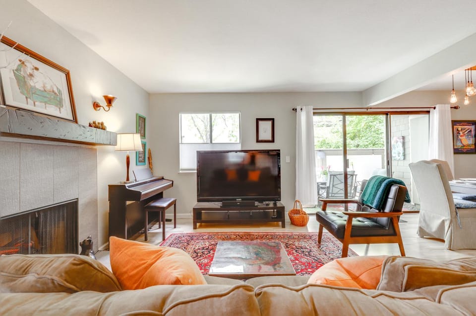 Private Patio & Workspace: Quiet Sonoma Condo! House in Sonoma