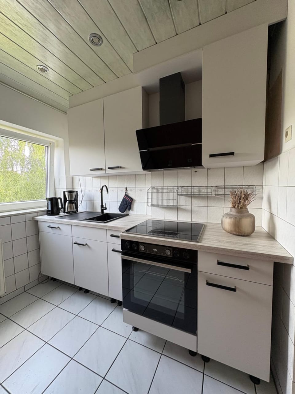 Neu möbliert Apartment 3 Zimmer 70qm mit Küche, Balkon, WC, Salzgitter City Apartment in Lower Saxony, Germany