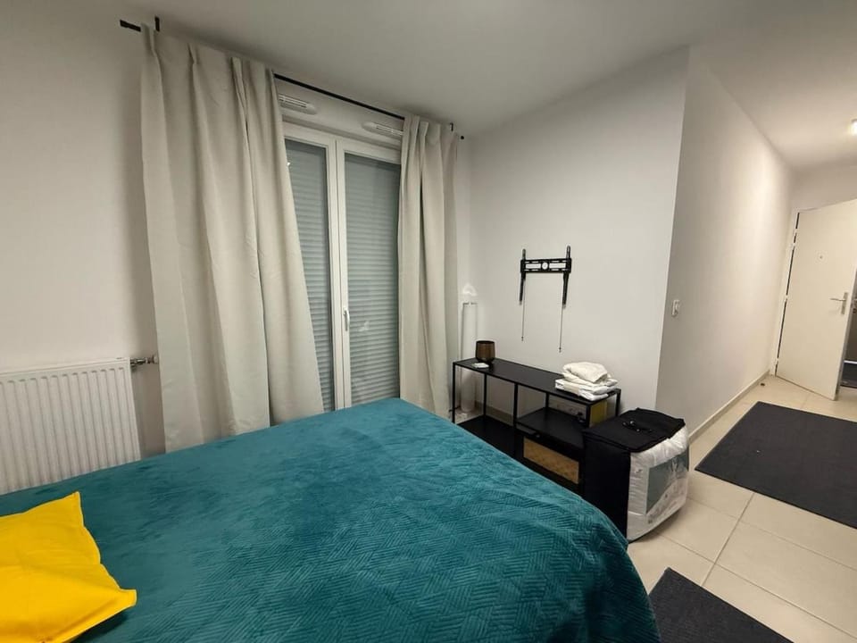 Studio lumineux avec balcon privé Apartment in Poissy