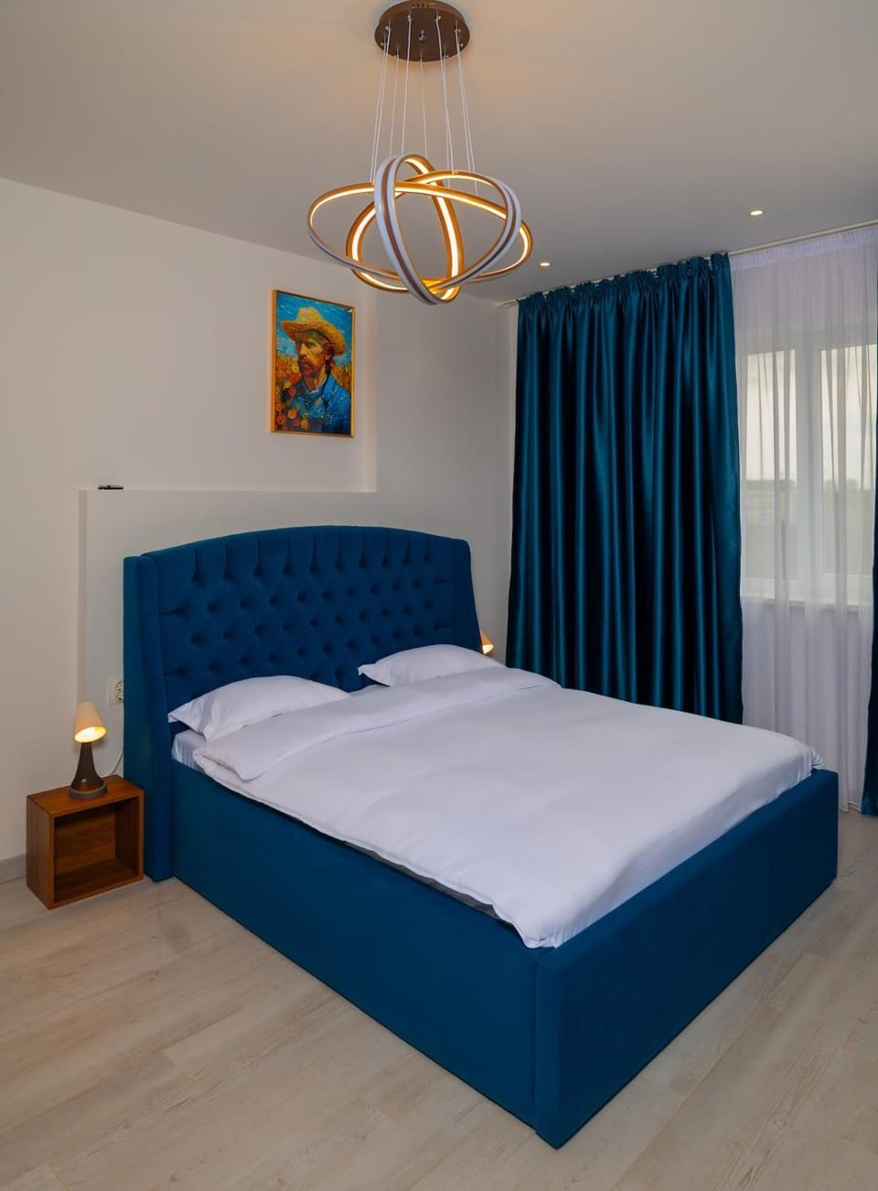 Van Gogh Vibe RIN Grand Hotel Apartment in Bucharest