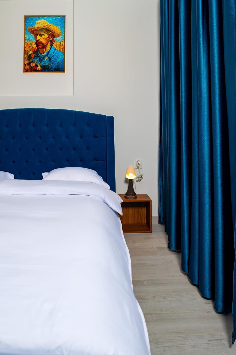Van Gogh Vibe RIN Grand Hotel Apartment in Bucharest