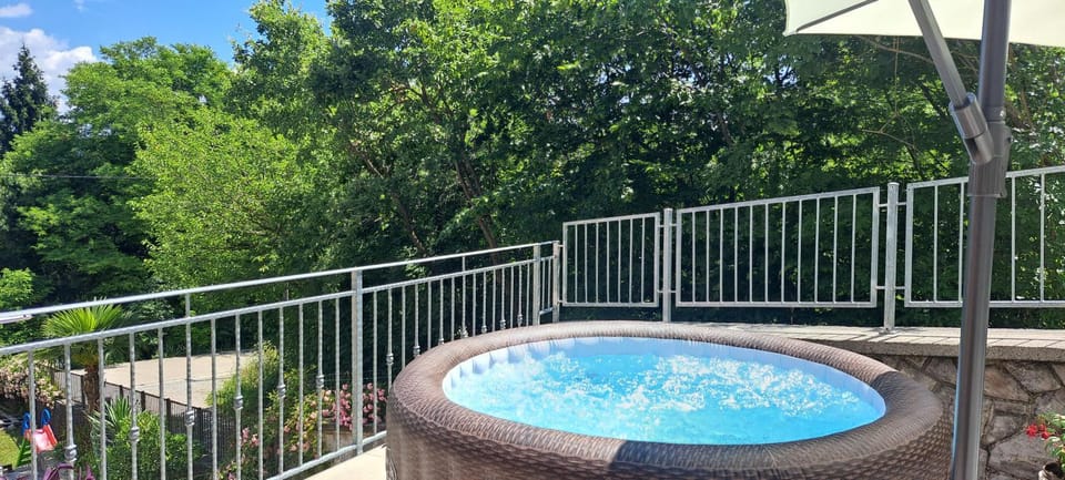 House Tia with Jacuzzi and BBQ in a Green Oasis Villa in Primorje-Gorski Kotar County
