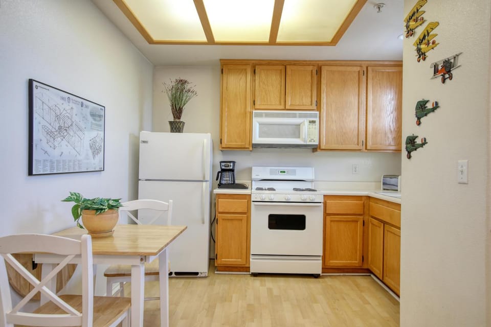 Pacific Plaza #204 - Eagles Nest - 1BdrmUpK-QSofa House in Oceano