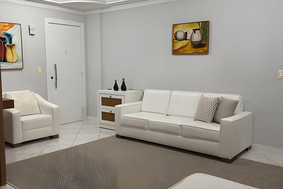 Spacious AC Apt | Shopping & Beach 150m Away Apartment in Porto Belo
