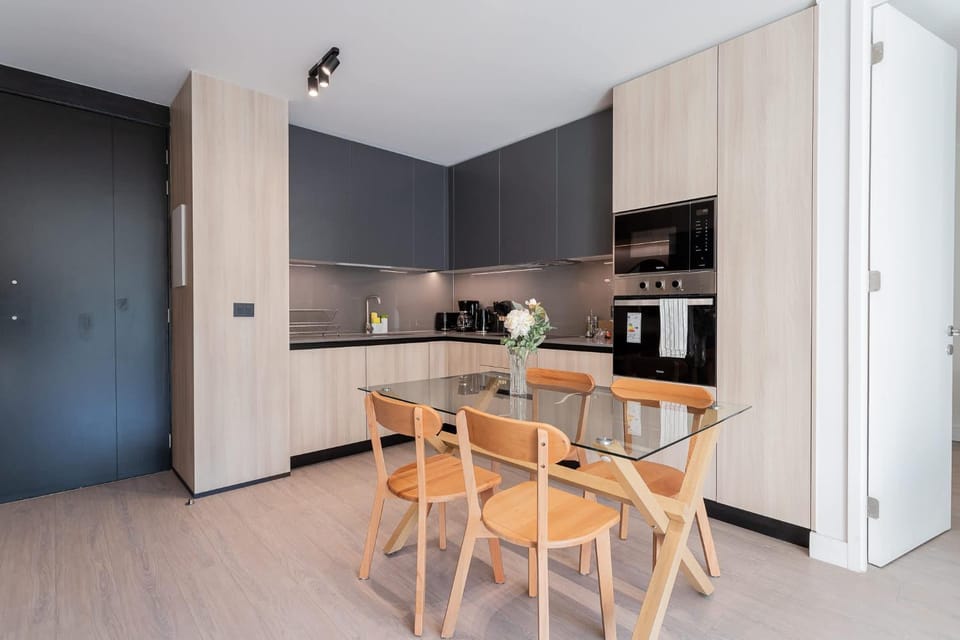 Enjoy the Space 2BR 2BA Parque Araucano Sector Apartment in Las Condes