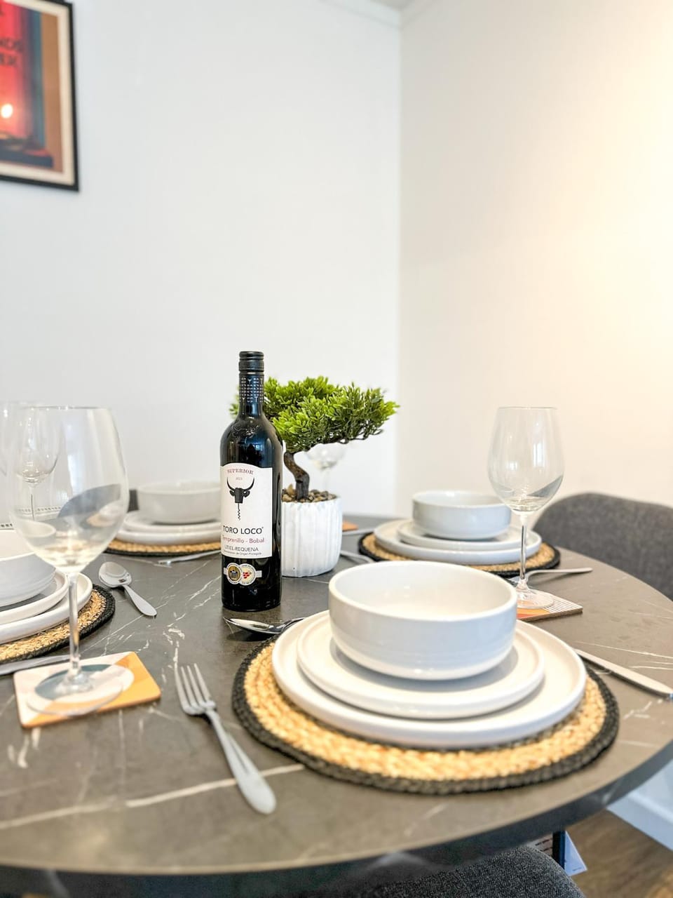 Food and drinks, Dining area, Food, Drinks, Alcoholic drinks