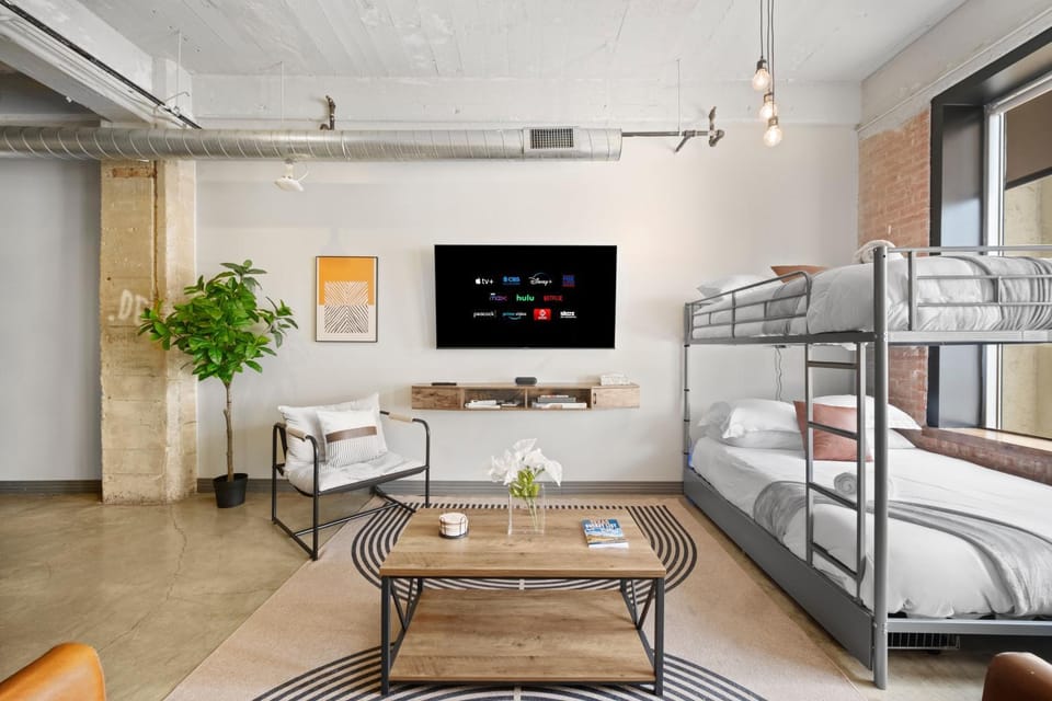 Communal lounge/ TV room, Bed, TV and multimedia, Photo of the whole room, Seating area, Evening entertainment