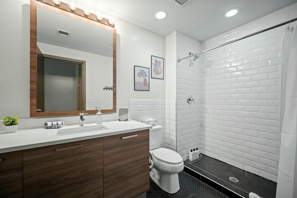 Shower, Toilet, Bathroom