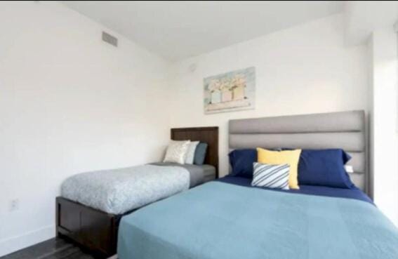 Cozy 2 Bedroom Apartment Near Disneyland and Anaheim Convention Center Apartment in Santa Ana
