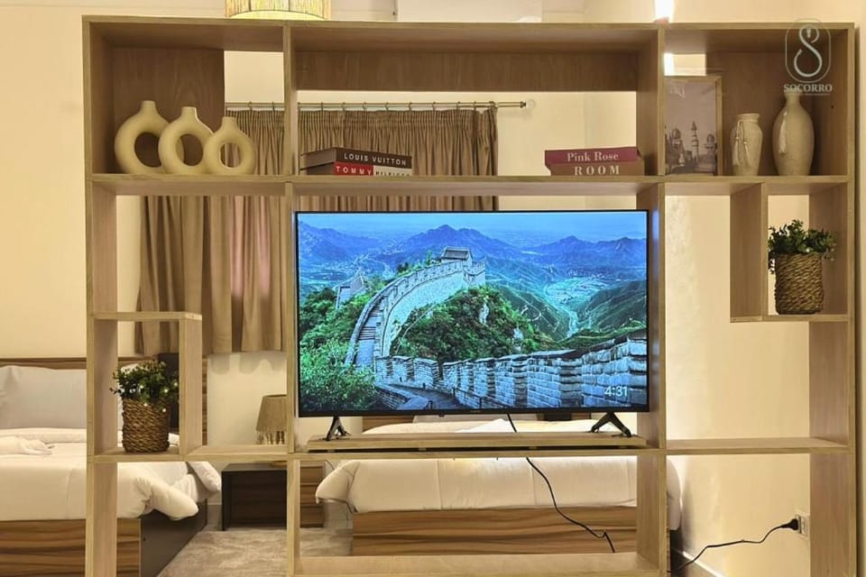 Bed, TV and multimedia, Photo of the whole room, Evening entertainment, Bedroom