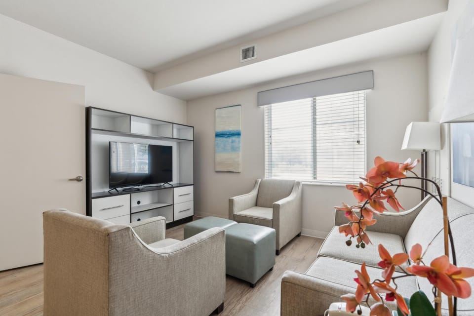 Simplicity At the Rim 1118 I Comfy 3 Bed 2 Bath Apartment in San Antonio