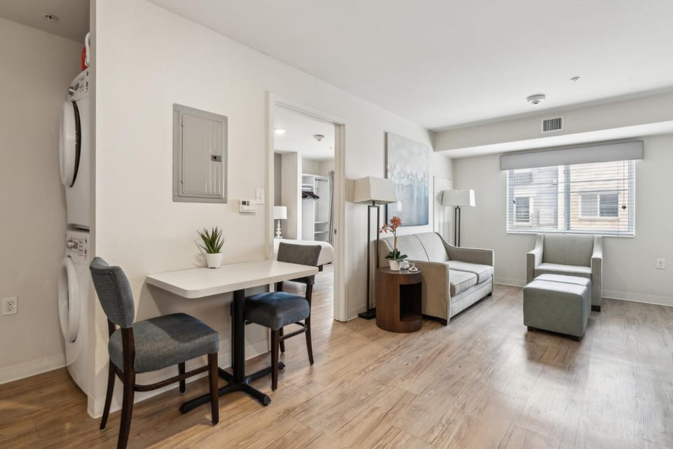 Simplicity At the Rim 1317 I Comfy 1 Bed 1 Bath Apartment in San Antonio