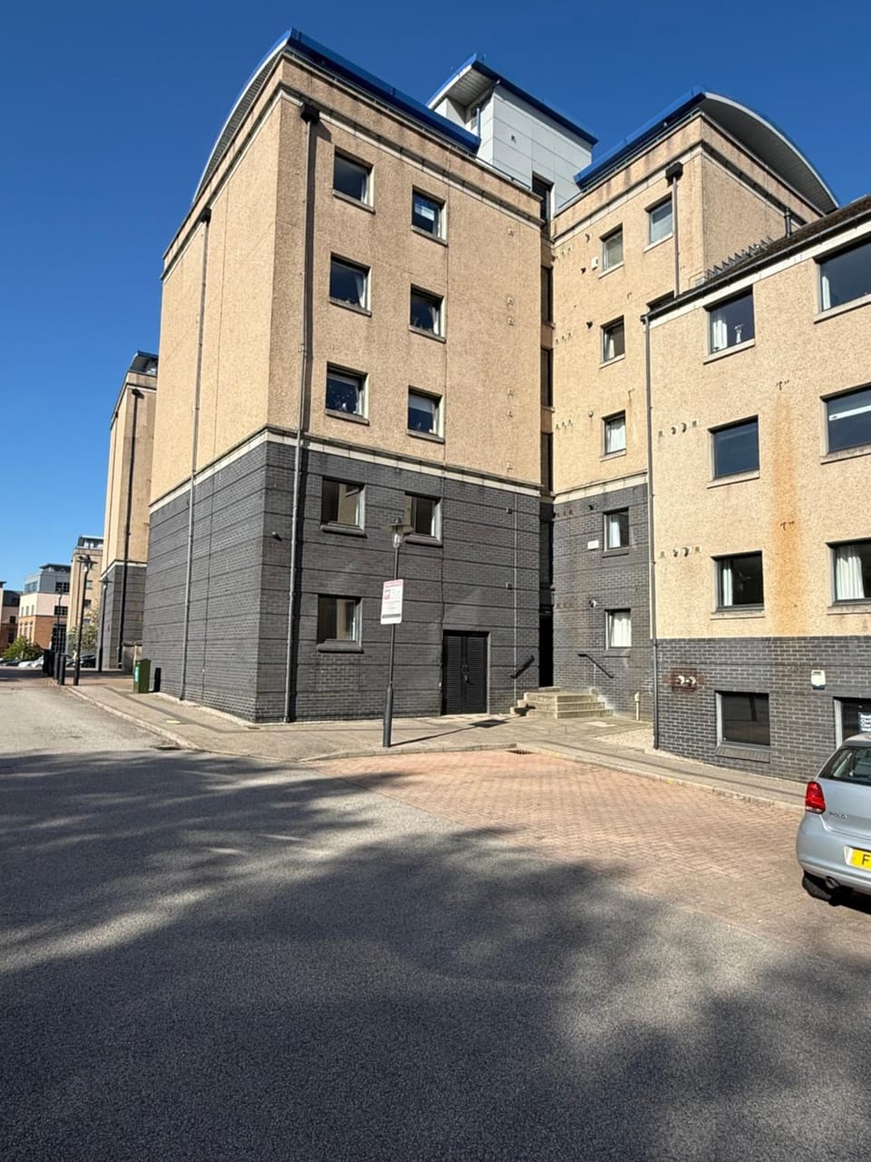 Property building, Location