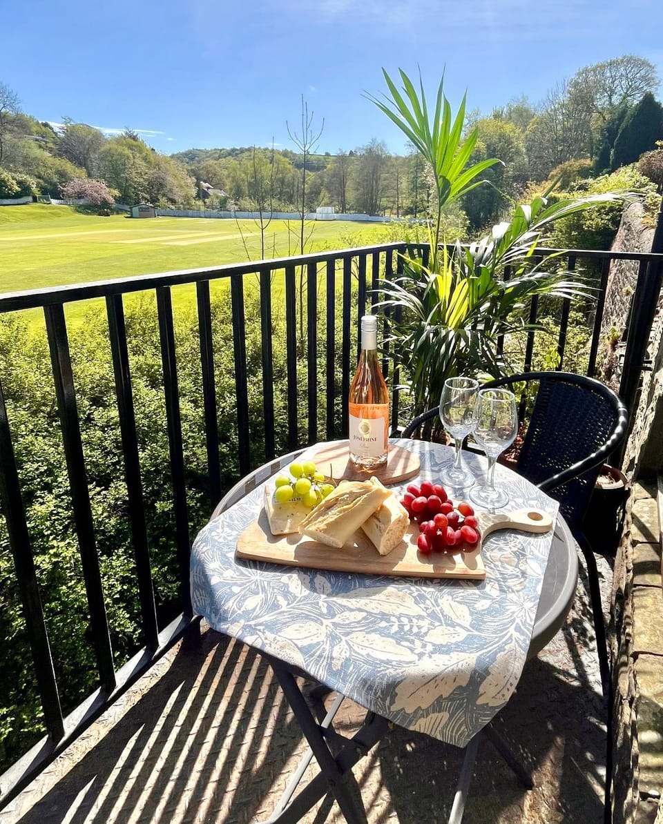 Spring, Natural landscape, View (from property/room), Balcony/Terrace, Dining area, Food, Mountain view, Drinks