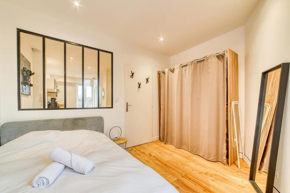 Bed, Photo of the whole room, Bedroom, towels, wardrobe