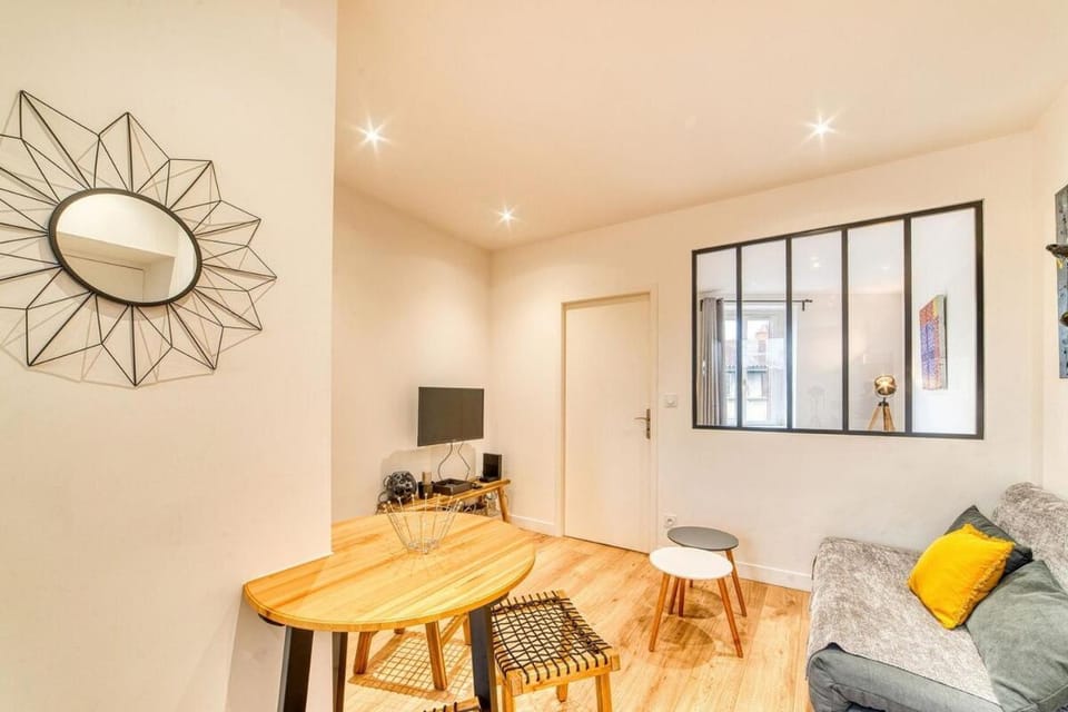 TV and multimedia, Living room, Dining area