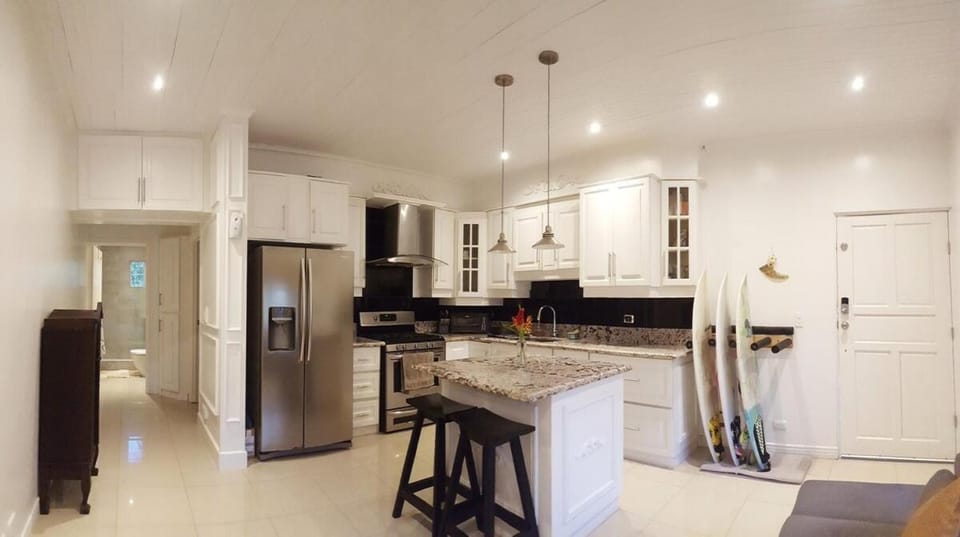 Kitchen or kitchenette, Dining area, oven, stove