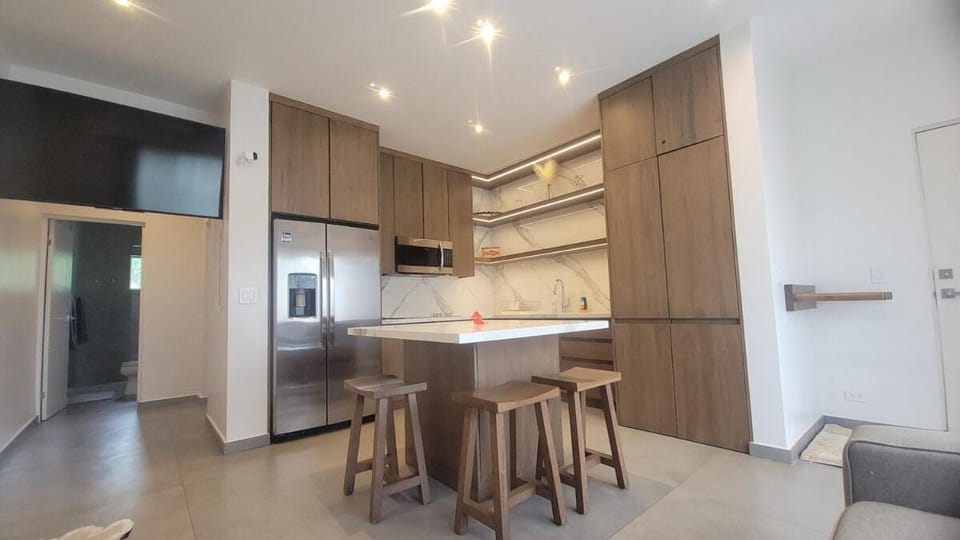 Kitchen or kitchenette, Living room, Seating area, Dining area, oven, stove