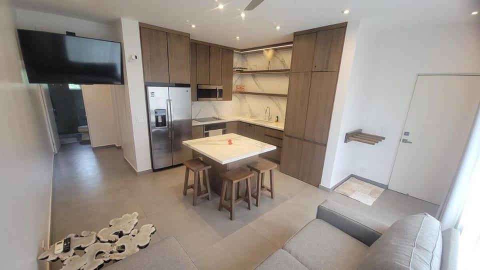Kitchen or kitchenette, Living room